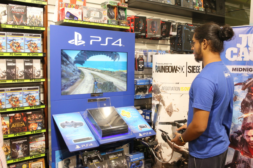 iLL at Just Cause 3 and Rainbow Six Siege Midnight Launch