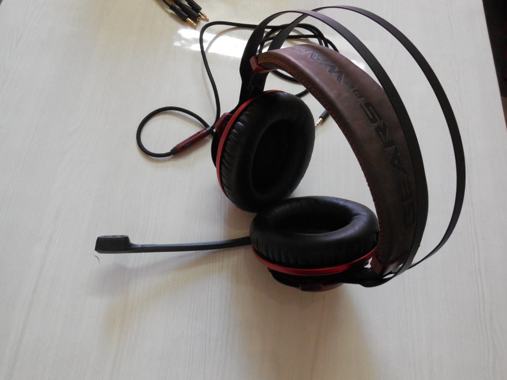 Kingston HyperX Gears of War Headset 3