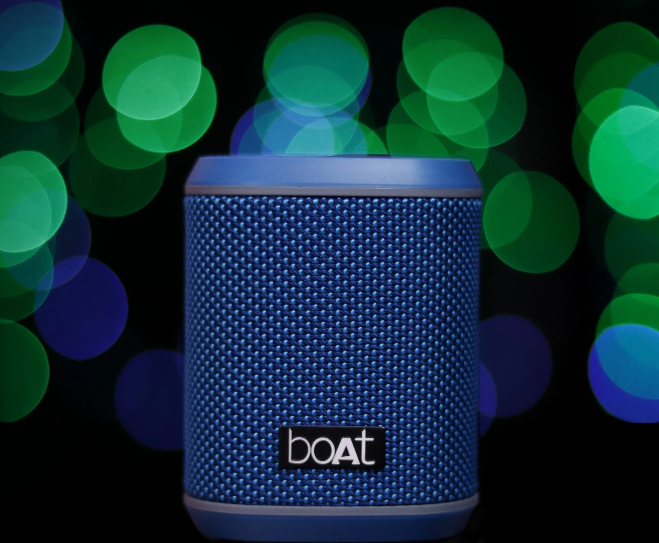 Product-photography-bluetooth-speaker-192226-pixahive