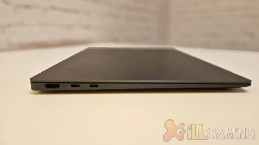 Left profile of the Samsung Galaxy Book 3 Pro