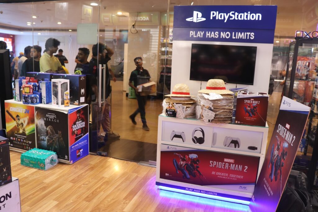 MARVEL'S SPIDERMAN 2: Midnight Launch by Games The Shop