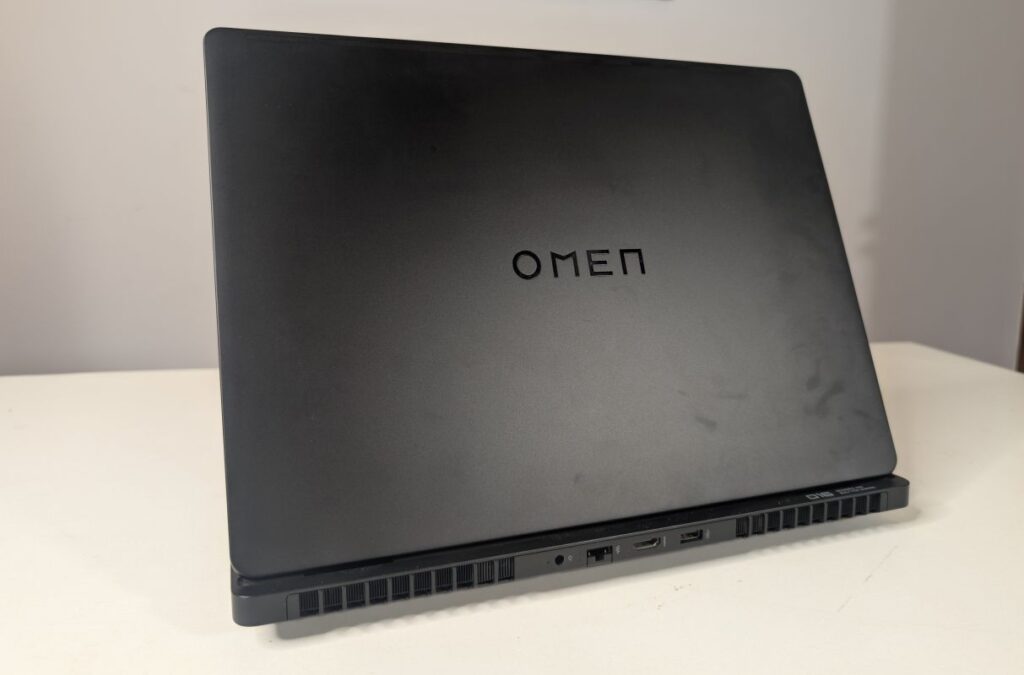 HP OMEN Max 16 ah0076TX lid open