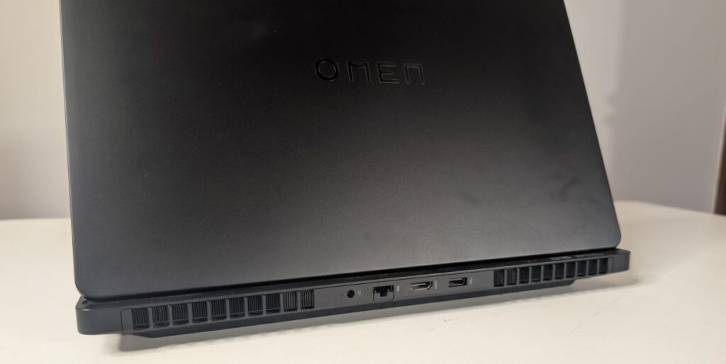 HP OMEN Max 16-ah0076TX back ports