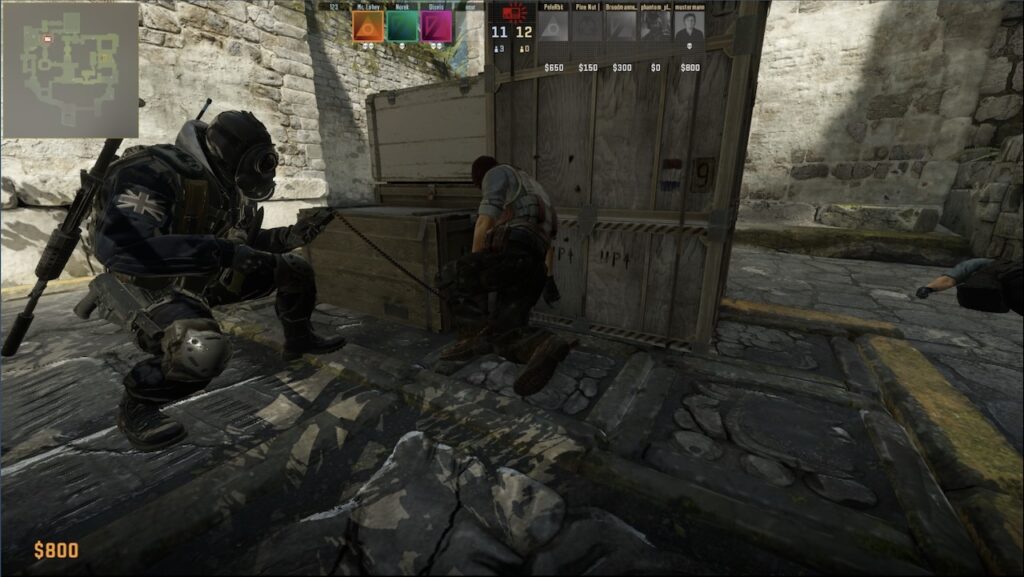 Counter-Strike 2 running on a MacBook Air M1 using CrossOver, showing stable 60 FPS gameplay.