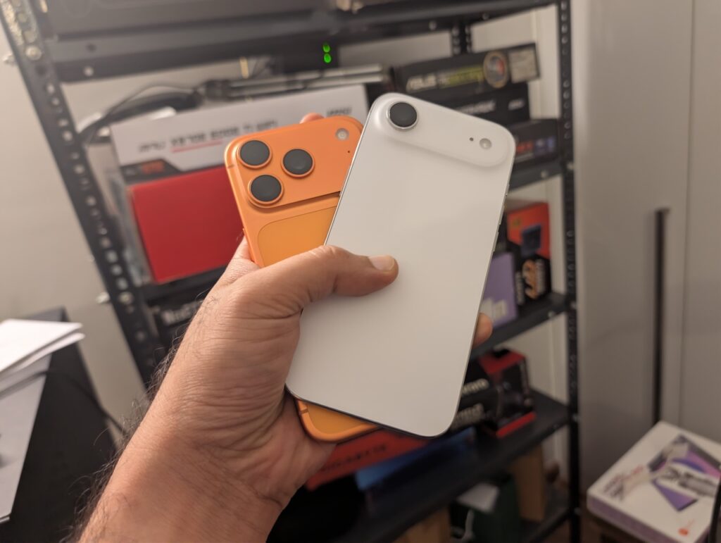 iPhone 17 Air and iPhone 17 Pro in one hand