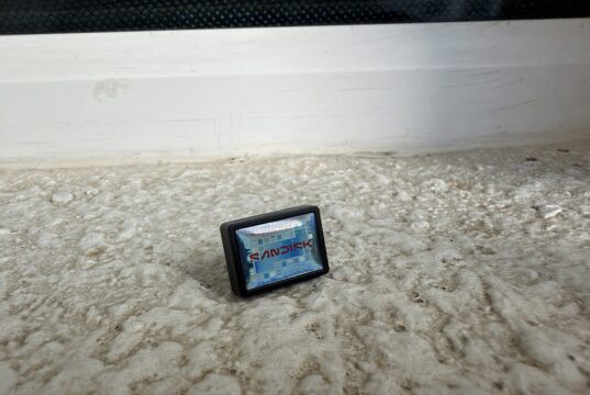 SanDisk Extreme Fit Review: A Tiny, Brilliant Courier With Surprisingly Slow Writes SanDisk Extreme Fit USB Review